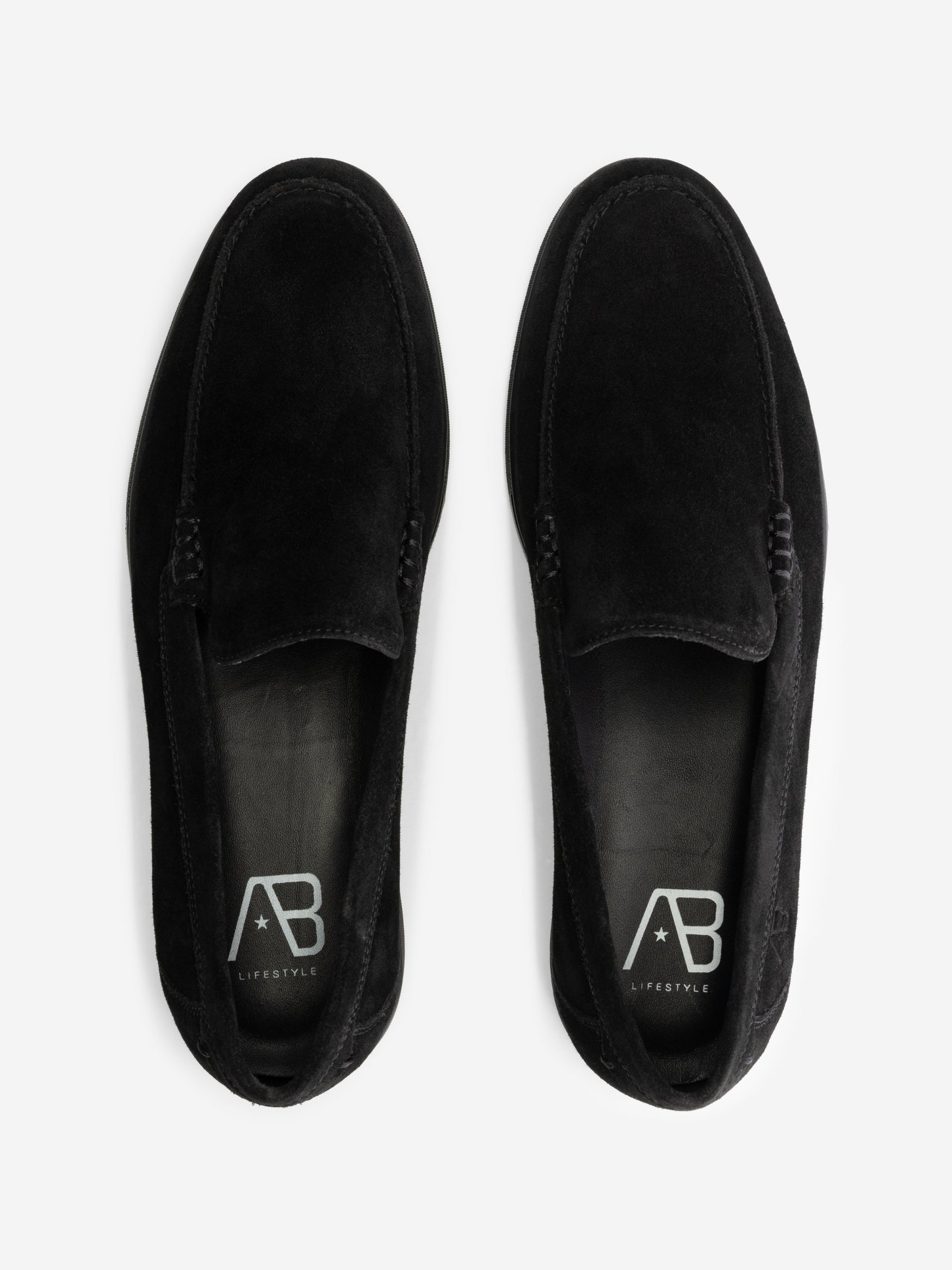 Loafer | Black on Black